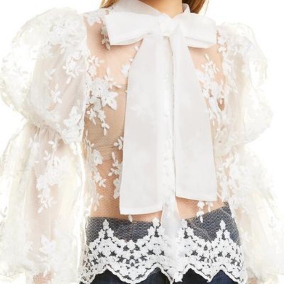 Lace blouse with dramatic sleeves. KM by Katherine - Picture 1 of 9